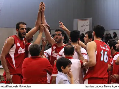 پیروزی آسان شاگردان هاشمی مقابل اصفهانی‌ها / پمینا در آستانه سقوط قرار گرفت