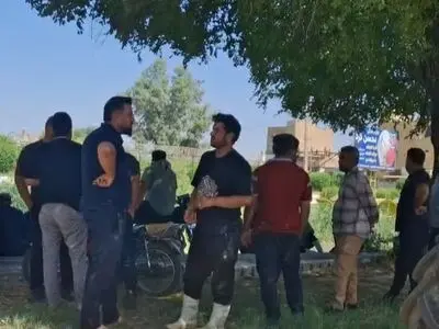تجمع کارگران شهرداری شوش/ در سال جدید حقوق نگرفته‌ایم