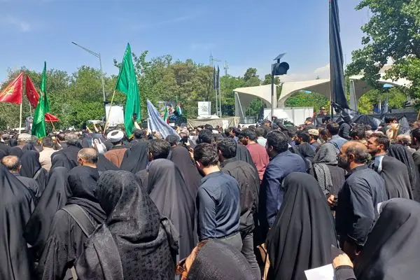 بازتاب حضور مردم تهران برای بدرقه رئیس‌جمهور شهید و همراهانش در ایندپندنت