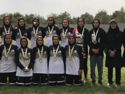 تیم کرمانشاه سرود قهرما­نی خواند