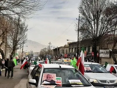  حرکت نمادین موتوری و خودرویی مراسم 22 بهمن در کرمانشاه