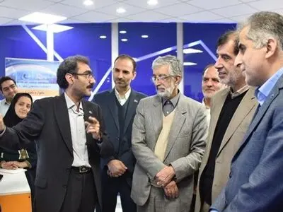 بازدید حدادعادل، سردار دهقان و باهنر از دستاوردهای فضایی کشور