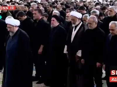حضور رئیس جمهور کشورمان در نماز ظهر عاشورا در شهر تبریز + فیلم
