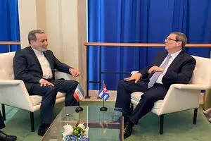 دیدار عراقچی با وزیر خارجه کوبا