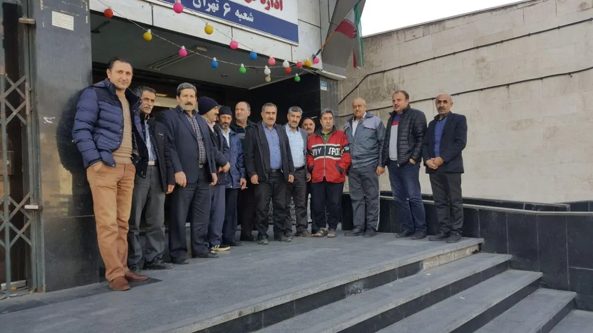 تجمع کارگران کارتن ایران مقابل شعبه ۶ تامین اجتماعی/سنگ‌اندازی در بازنشستگی سخت و زیان‌آور کارگران