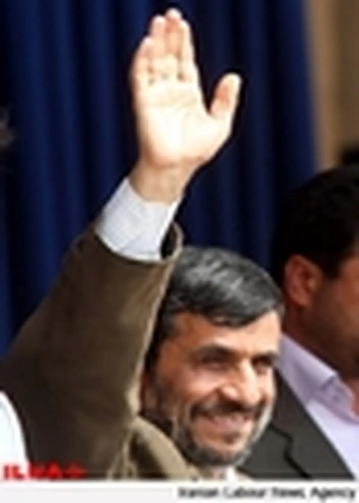 احمدی نژاد با جمعی از اطرافیان خود تهران را به مقصد استانبول ترک کرد
