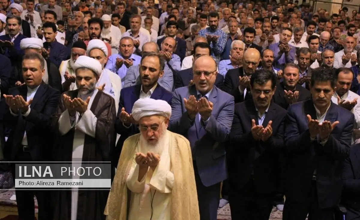 برپایی نماز عید فطر در رشت به امامت نماینده ولی فقیه در گیلان 