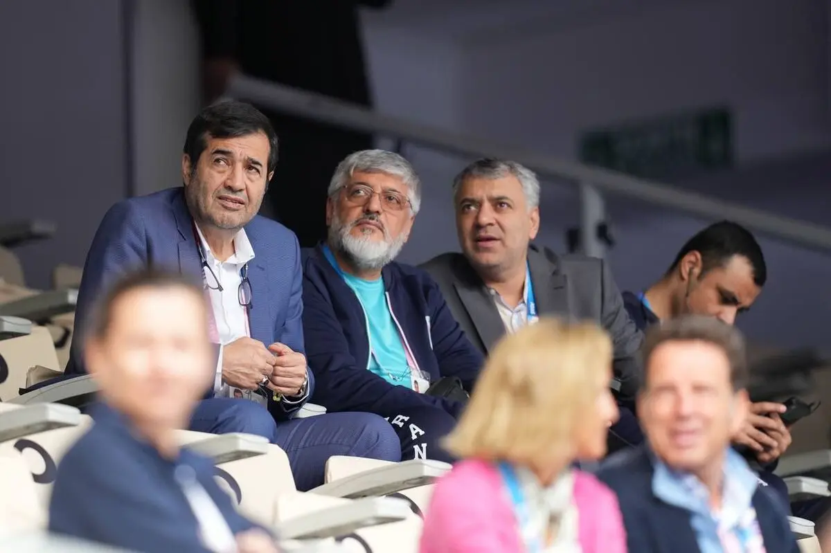 حضور وزیر ورزش و پولادگر در استادیوم استادوفرانس