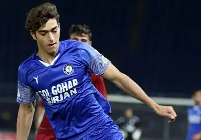 مصدومیت مچ پا رویای فوتبالی‌ام را نابود کرد/ آرزویم گلزنی برای پرسپولیس در دربی بود
