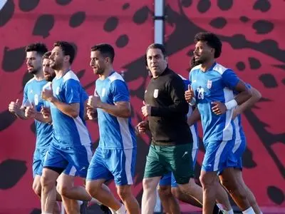 واکنش کارتونی کارلوس لطو​​​​​​​ف به رفتار با تیم فوتبال ایران + عکس