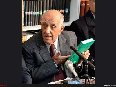 پدر مطالعات خلیج فارس زنده است