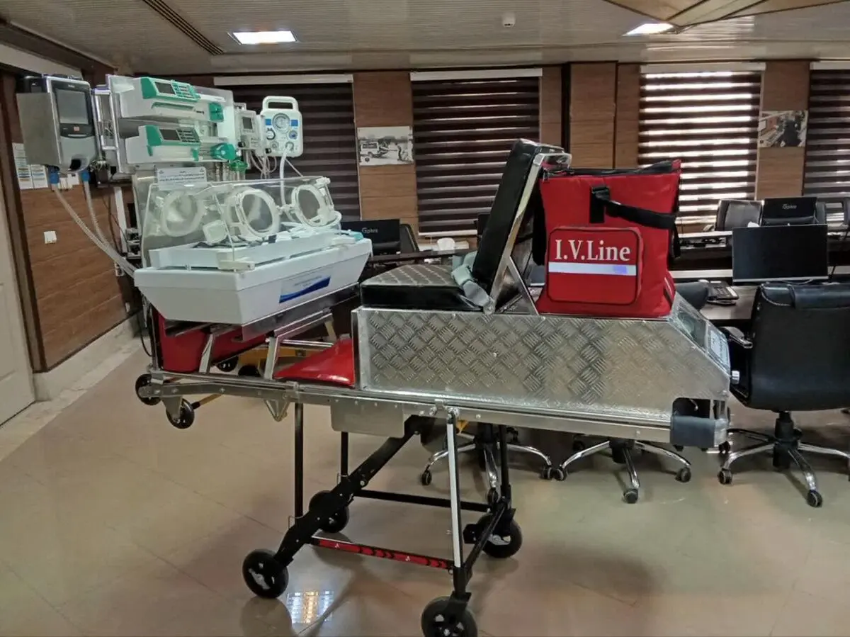برای نخستین بار در کشور؛ طراحی و ساخت پرتابل مراقبت ویژه نوزادان (NICU) توسط اورژانس استان مرکزی