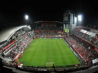 جشن صعود پرسپولیس کجا برگزار می‌شود؟