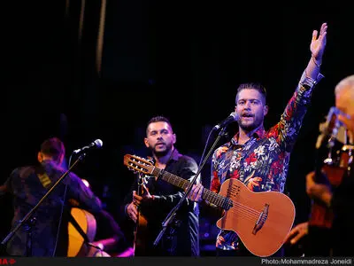 کنسرت گروه موسیقی محلی اسپانیا (کولی ها )