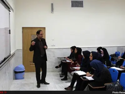 یک پا در برزخ یک پا در دانشگاه/ جیب خالی اساتید حق‌التدریس گواهی بر ناکارآمدی آموزش عالی