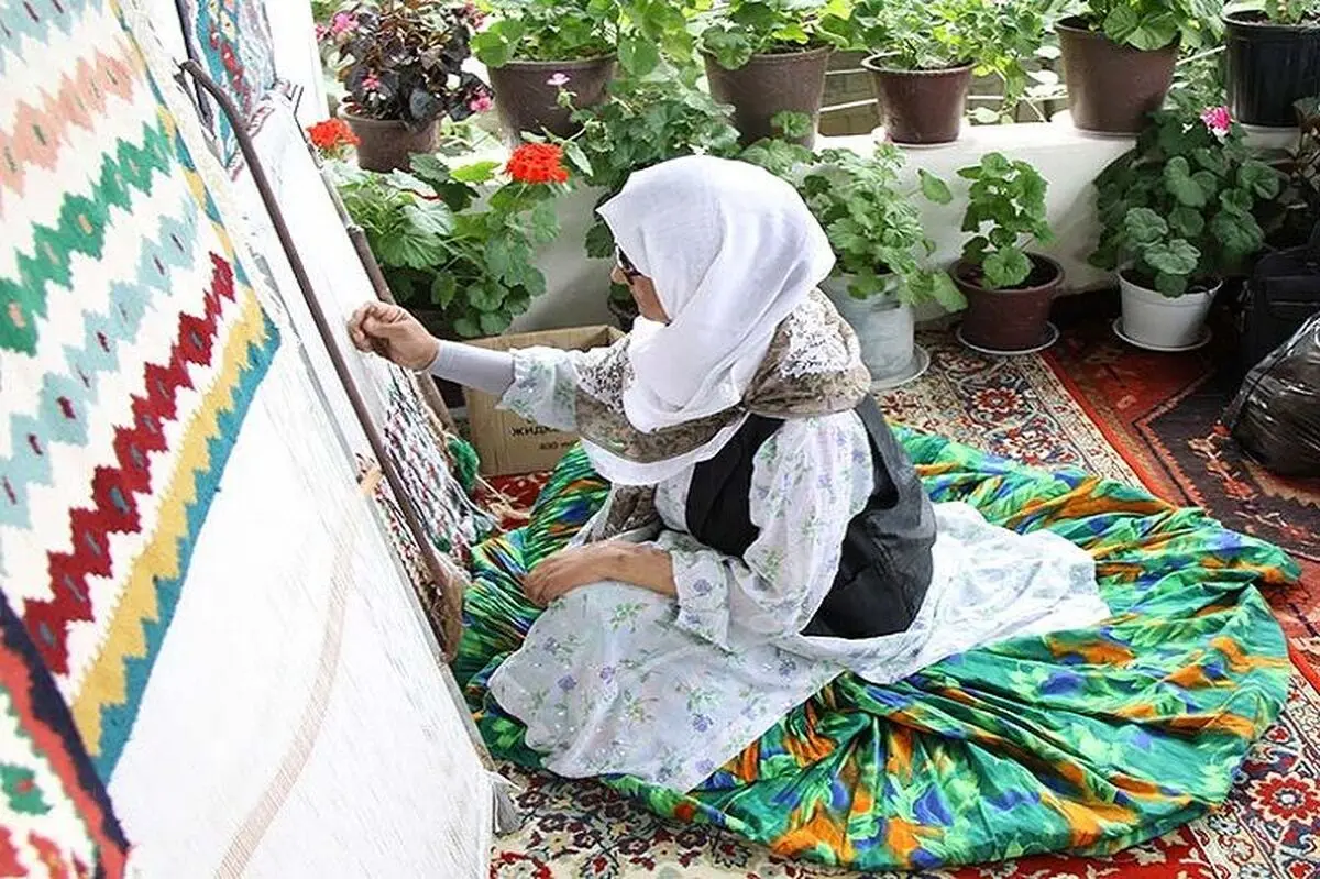  روستای عنبران محله به عنوان «روستای ملی گلیم بافی» معرفی می‌شود 