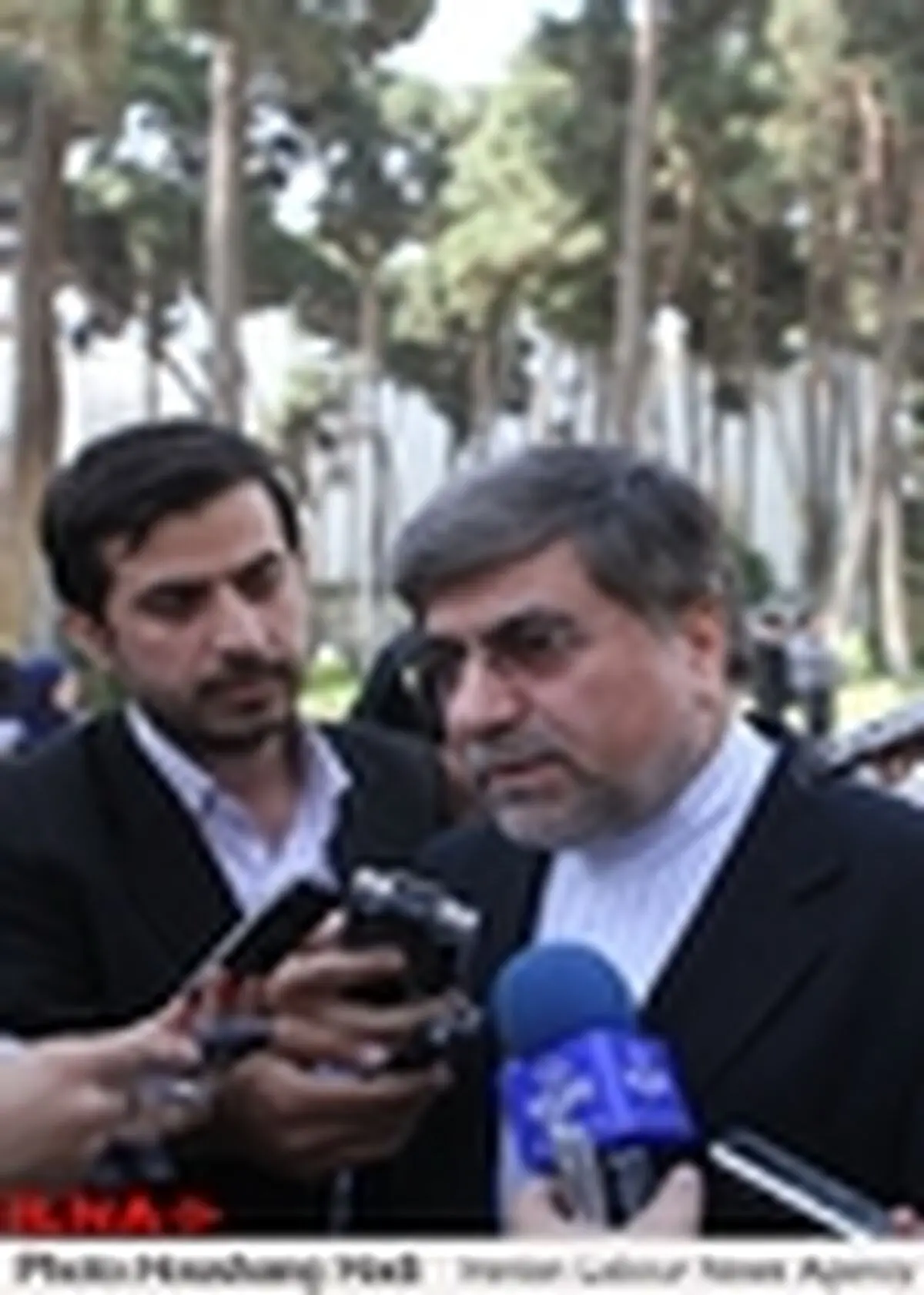 جنتی: تمام دستگاه‌های دولتی موظف به حمایت از آثار هنری هستند