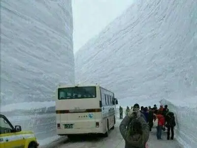 دستور رئیس دادگستری استان سمنان برای پیگری وضعیت مسافران گرفتار در جاده‌های برفی 
