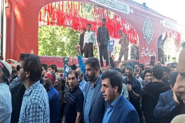 حضور حماسی مردم در تشییع پیکر شهدا حمله تجاوزکارانه رژیم صهیونی در خرم‌آباد