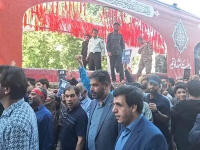 حضور حماسی مردم در تشییع پیکر شهدا حمله تجاوزکارانه رژیم صهیونی در خرم‌آباد