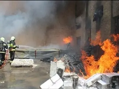 مصدومیت ۴ کارگر بر اثر آتش‌سوزی شهرک صنعتی «فرامان»
