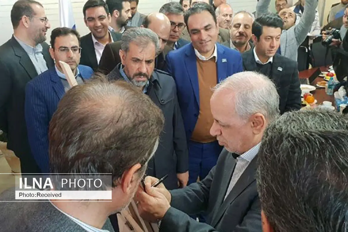 رونمایی از طرح توسعه واحد تولیدکننده کارتخوان در قزوین