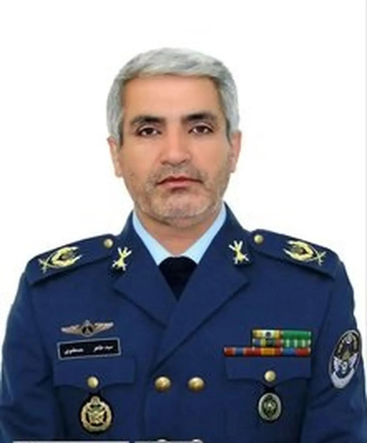 ادای احترام نظامی دختر شهید خلبان سید طاهر مصطفوی به تابوت پدرش