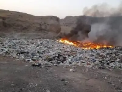 دود زباله‌های عفونی در گلوی مردم لالی/ بالا گرفتن دعوا بر سر زباله‌ها 