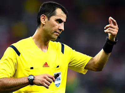 داور مشهور، قاضی بازی الهلال و استقلال شد