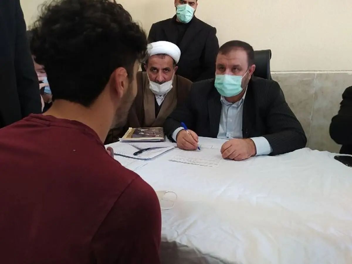 گفت‌وگوی چهره به چهره دادستان تهران با مددجویان و رسیدگی به درخواست‌های ۲۵۰۰ نفر از زندانیان
