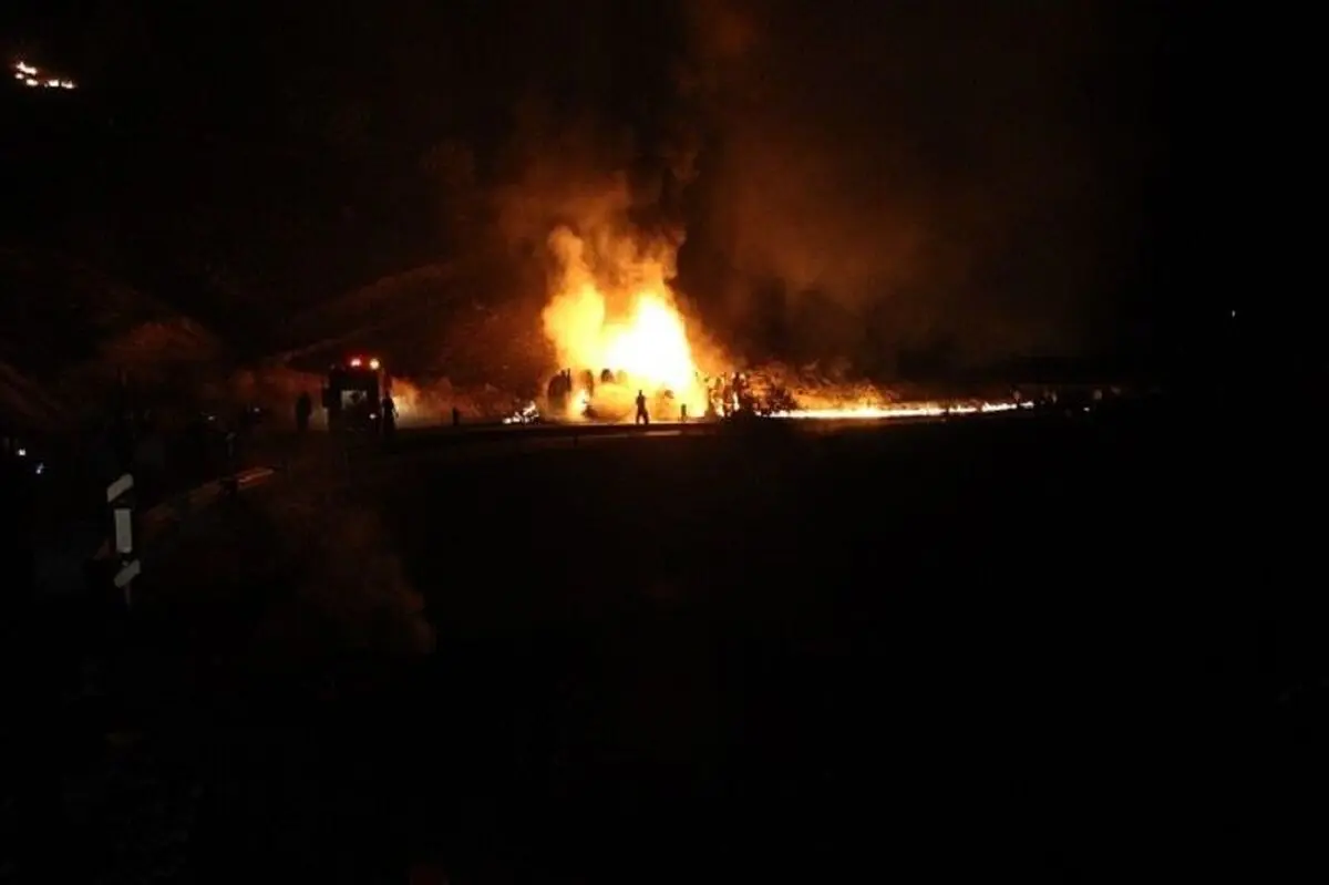 آتش سوزی تانکر حامل سوخت در اطراف سنندج 8 کشته و زخمی برجا گذاشت