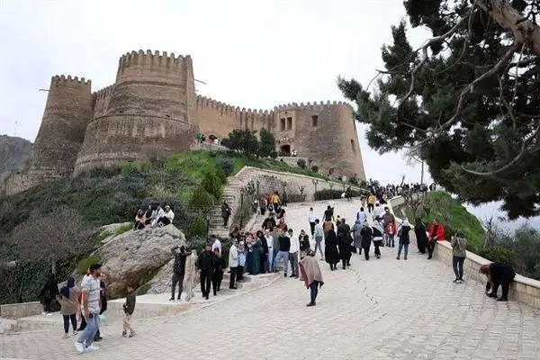 فلک الافلاک در میان پنج جاذبه پربازدید کشور