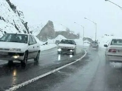 بارش‌های بهاری و مه‌گرفتگی جاده‌های شمالی خراسان رضوی را مختل کرد