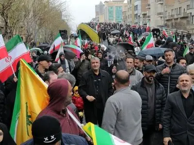 شعار مرگ بر آمریکا و اسرائیل در چهارراه ولیعصر + فیلم