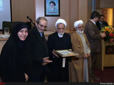 سوال جالب حجتی‌کرمانی از هم‌لباسان خود/هاشمی سردار سازندگی و بهشتی سردار اندیشه و تفکر جمهوری‌اسلامی‌ست+عکس‌ها