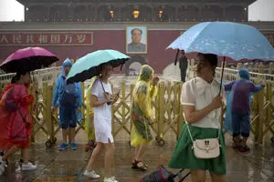 تخلیه 82 هزار نفر در پکن در پی بارش باران‌های شدید