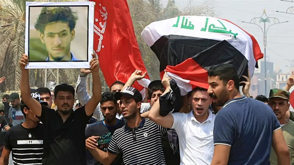 Iraq: Deadly Basra clashes as protesters torch government office