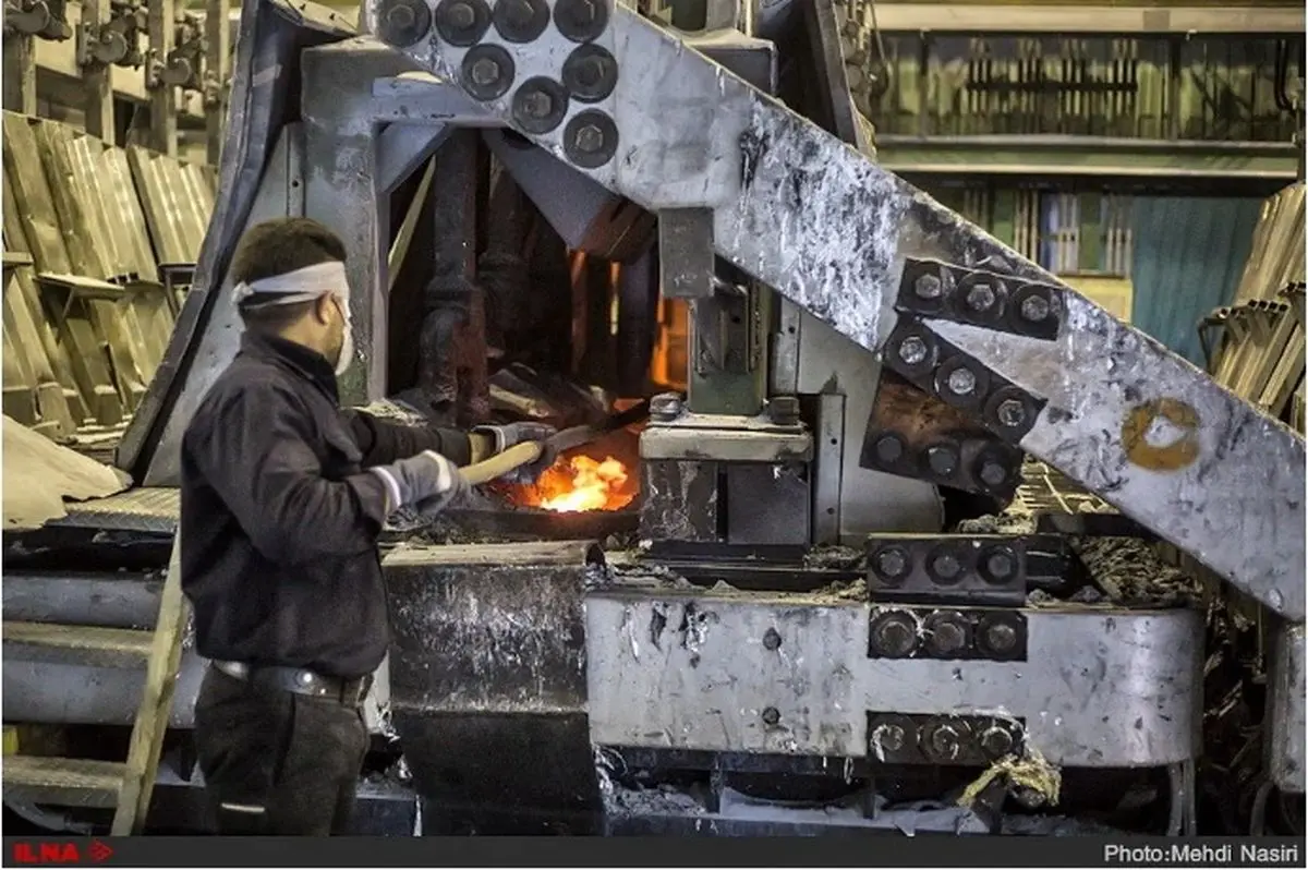 کارگران آلومینیوم اراک در انتظار/ امیدواریم بالاخره پاسخ بگیریم