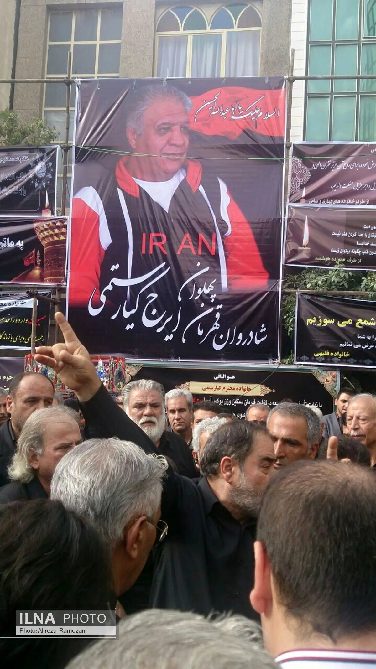 پیکر مرحوم کیا رستمی به خاک سپرده شد