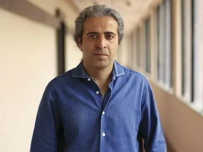 مجموعه نمایشنامه‌های ایوب آقاخانی با رویکرد جنگ منتشر شد