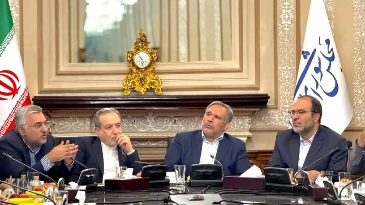نشست کمیسیون اقتصادی مجلس شورای اسلامی با وزیر امور خارجه
