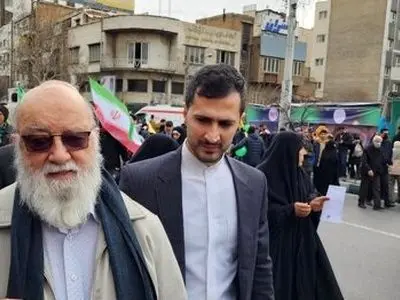 شرکت چمران در راهپیمایی ۲۲ بهمن 