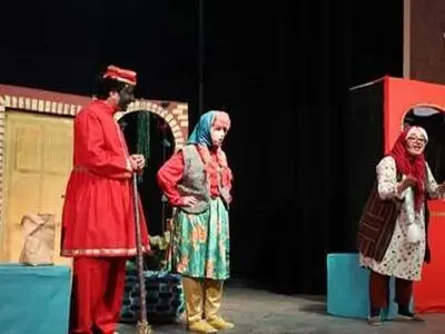اجرای 11 نمایش سالنی وخیابانی در دومین روز جشنواره بین المللی تئاتر کودک همدان