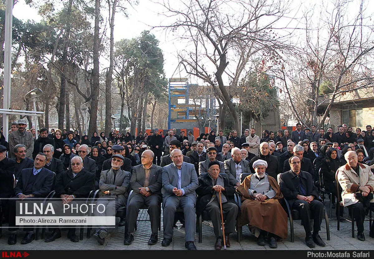  دکتر شریعتمداری از نگاه مسئولان