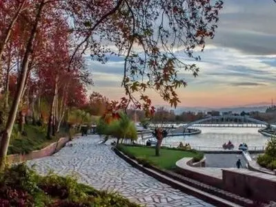 تأثیر پیوست‌های فرهنگی در پروژه‌های گردشگری بر فرهنگ و هویت بومی / مقوله فرهنگ به پایداری اجتماعی پروژه‌های گردشگری کمک می‌کند 