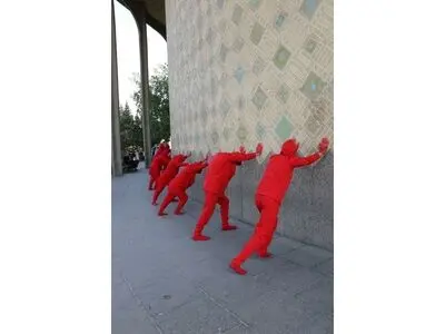 تئاترشهر یک سانتیمتر جابه‌جا می‌شود