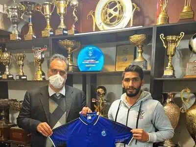 به آفرین با استقلال توافق کرد