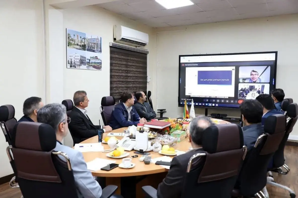 اهدای لوح تقدیر به شرکت پتروشیمی فن‌آوران در نخستین دوره آموزشی شبیه‌سازی فرآیندی دانشگاه صنعت نفت 