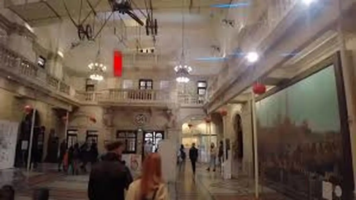 پلیس بریستول دنبال دزد است یا شاه ‌دزد؟