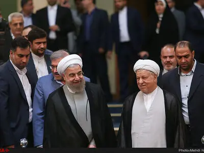نشست دولت مردان دفاع مقدس
